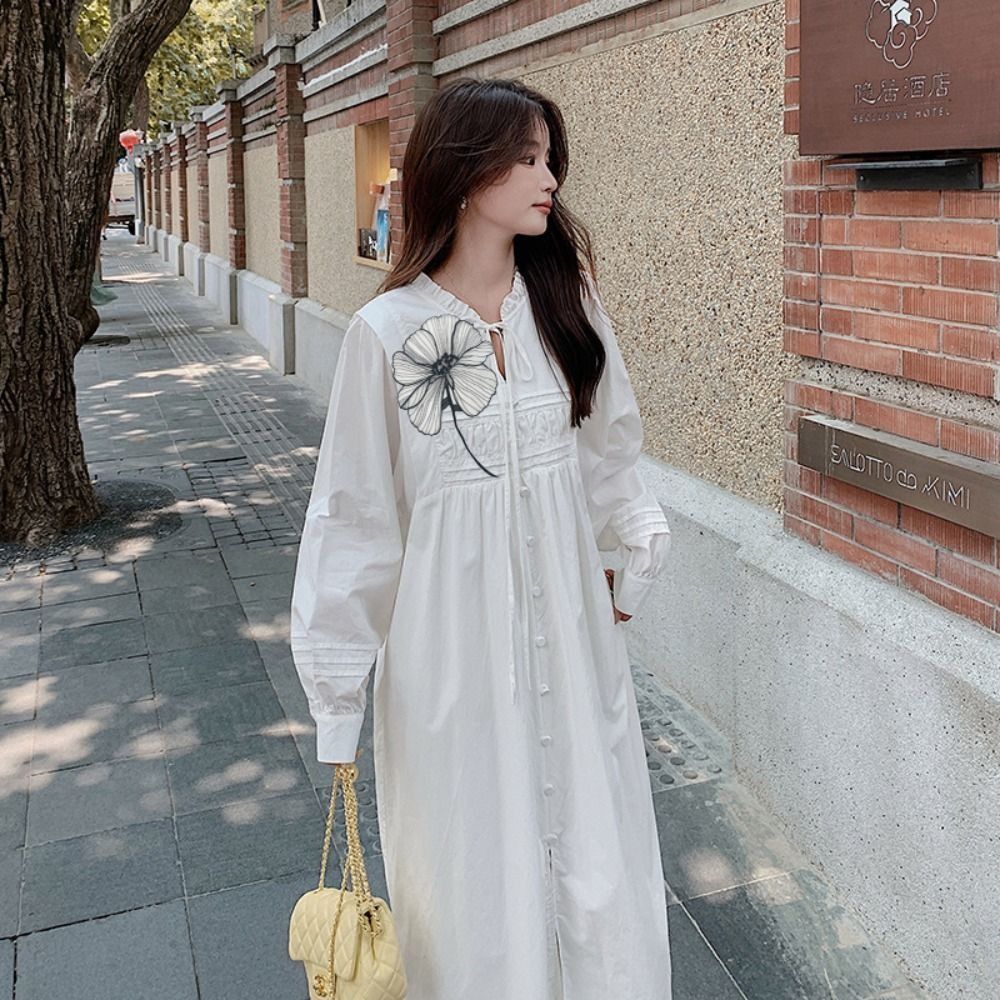 Embroidery On Black Shirt - رقعة تطريز للملابس، زينة زهور مطرزة،