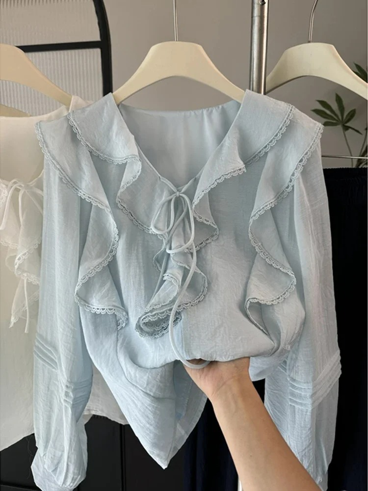 Embroidery Origin - بلوزة فرنسية أنيقة بياقة على شكل