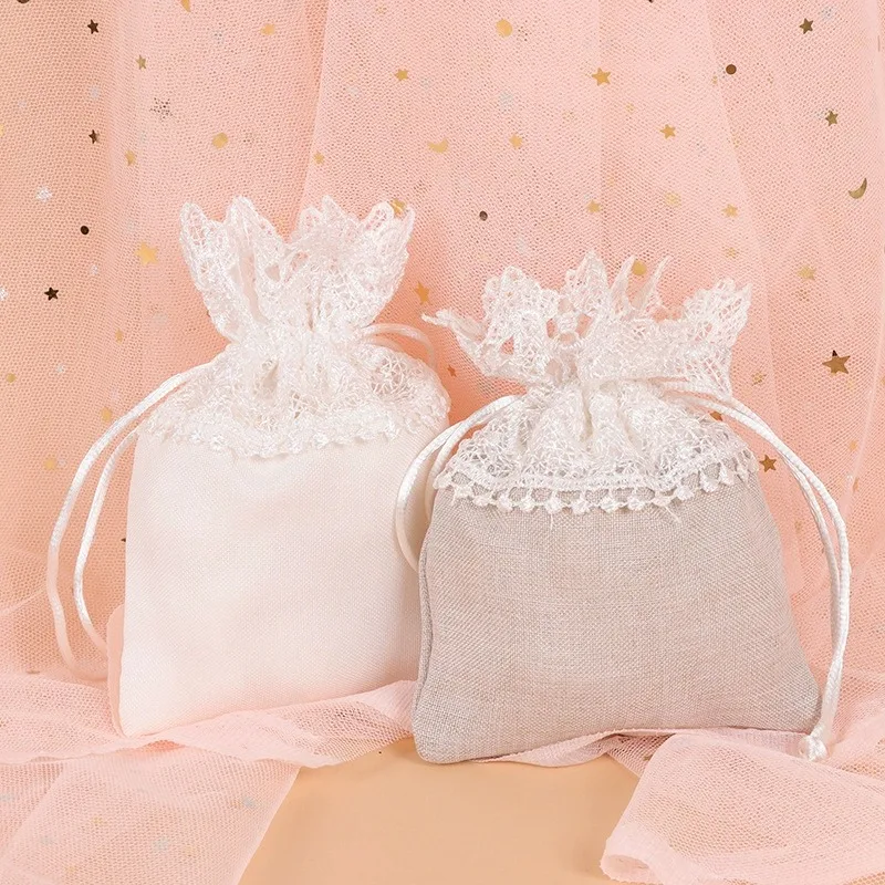 عيد ميلاد كيس التعبئة والتغليف - مراجعة Embroidery House وسعره