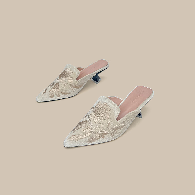 أحذية نسائية مطرزة من القطيفة، - مراجعة Embroidery Design وسعره