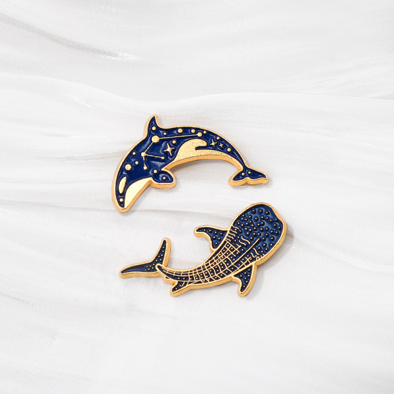 دبابيس زينة على شكل حوت أزرق ل - مراجعة Embroidery Whale وسعره