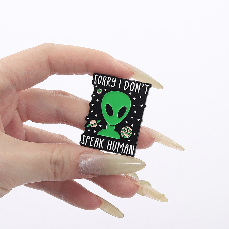 UFO نأتي إلى حفلة المينا دبابي - مراجعة Embroidery House وسعره