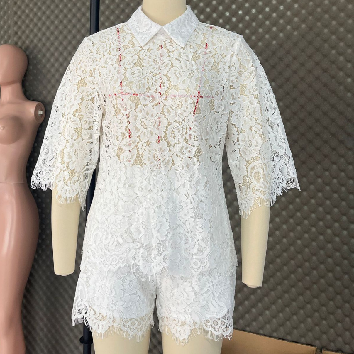 طقم شورت مطرز بالدانتيل مثير،  - مراجعة Embroidery Uniforms وسعره