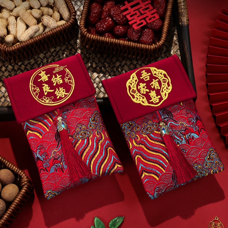 حقيبة نقود حمراء مطرزة بالبروك - مراجعة Embroidery Red وسعره